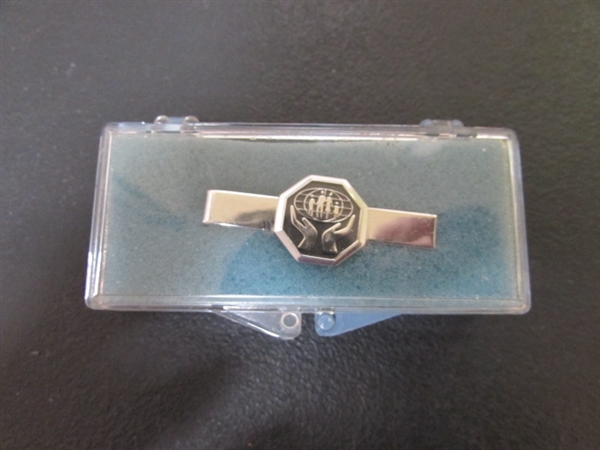 REDWOOD BOX WITH MEN'S ACCESSORIES - CUFFLINKS, TIE CLIPS & MORE