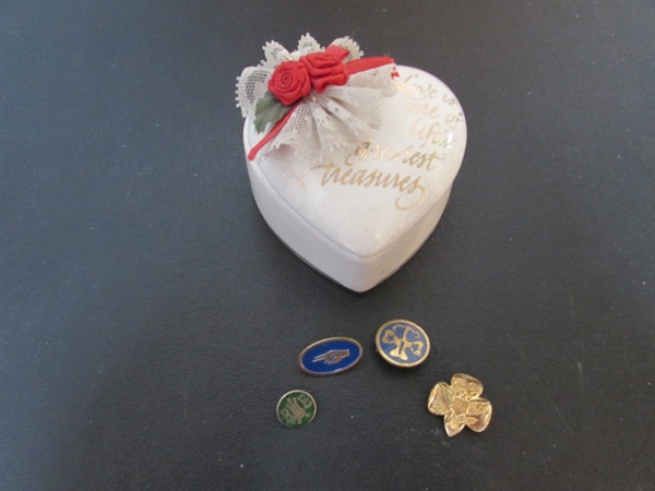 VINTAGE BROWNIE, GIRL SCOUT & RESTAURANT LAPEL PINS IN A HEART SHAPED TRINKET BOX