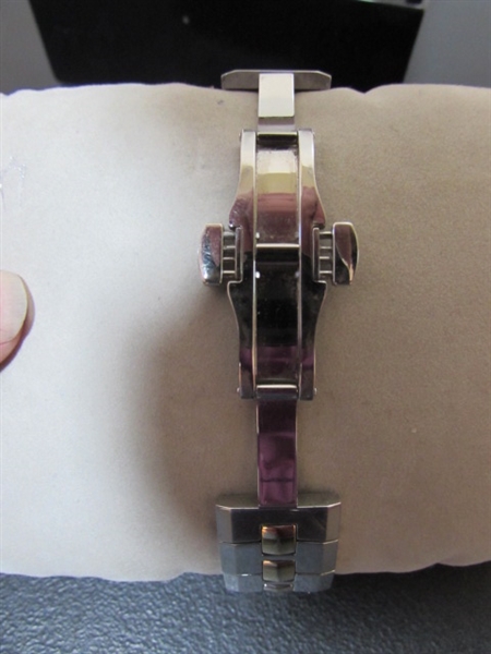 MEN'S ACCUTRON WRIST WATCH WITH 2-TONE BAND - UNTESTED