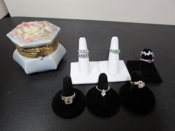 SMALL TRINKET BOX WITH FASHION JEWELRY - RINGS - SMALL