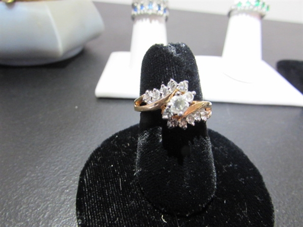 SMALL TRINKET BOX WITH FASHION JEWELRY - RINGS - SMALL
