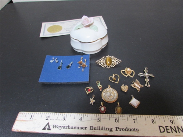 MUSICAL TRINKET BOX & FASHION JEWELRY PENDANTS, EARRINGS & PIN