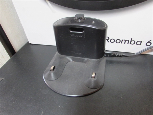 iROBOT ROOMBA VACUUM - WORKS