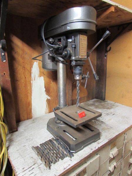 5-SPEED BENCHTOP DRILL PRESS - WORKS - NEEDS A NEW ON/OFF SWITCH