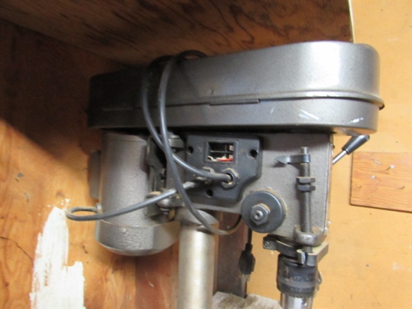 5-SPEED BENCHTOP DRILL PRESS - WORKS - NEEDS A NEW ON/OFF SWITCH