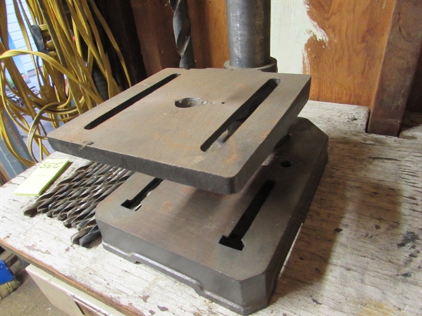 5-SPEED BENCHTOP DRILL PRESS - WORKS - NEEDS A NEW ON/OFF SWITCH