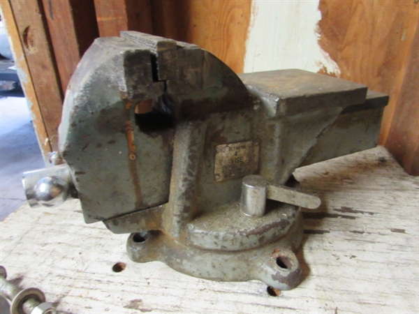 4 OLYMPIA BENCH VISE WITH ANVIL