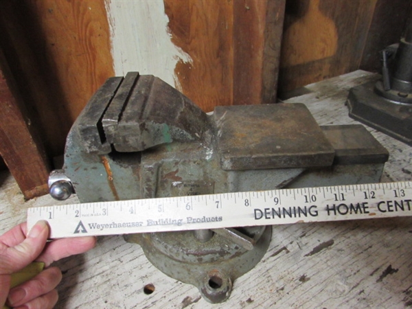 4 OLYMPIA BENCH VISE WITH ANVIL