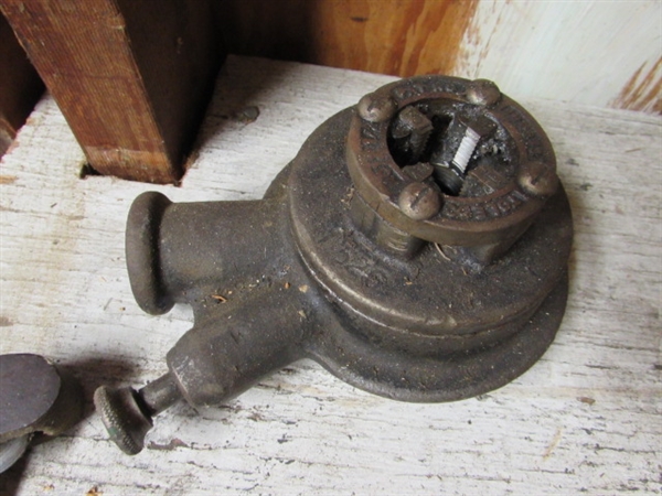 PIPE CUTTERS & PIPE THREADERS