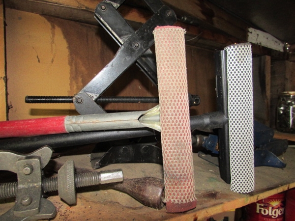 LARGE ASSORTMENT OF AUTOMOTIVE RELATED ITEMS