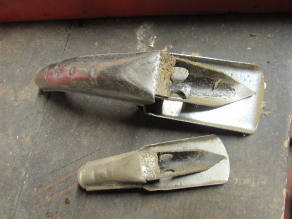 OIL CANS, GREASE GUN & COOL MYSTERY MARVEL OIL CAN