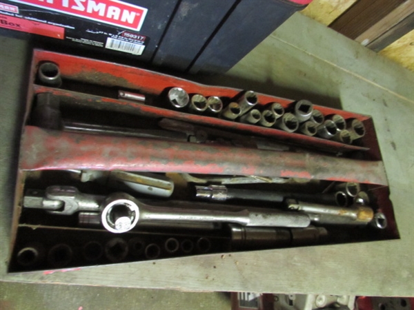 CRAFTSMAN TOOL BOX & TOOL TRAY WITH TOOLS