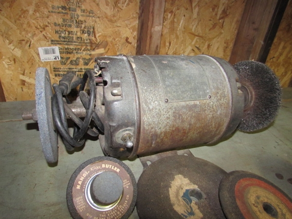 VINTAGE BENCH GRINDER WITH GRINDING WHEELS & A WIRE WHEEL (WORKS)