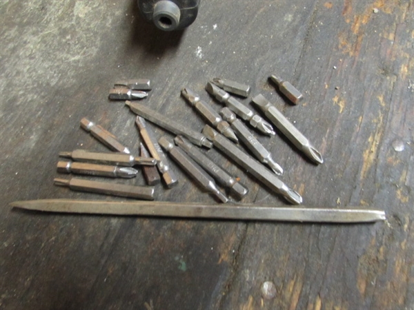 CORDLESS SCREWDRIVER & BITS & CORDLESS HANDISAW (BOTH WORK)