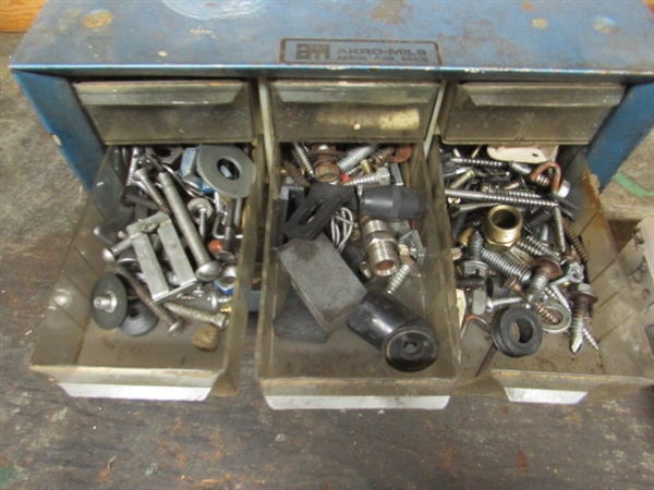 MULTI-DRAWER ORGANIZERS & CONTENTS