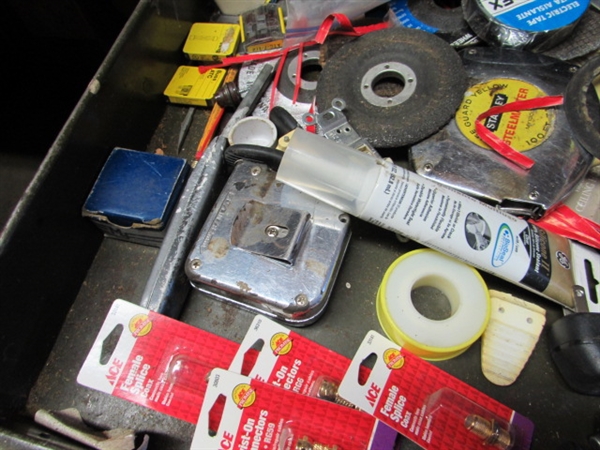 CONTENTS OF 2 DRAWERS