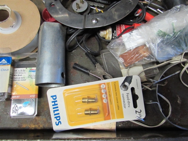 CONTENTS OF 2 DRAWERS