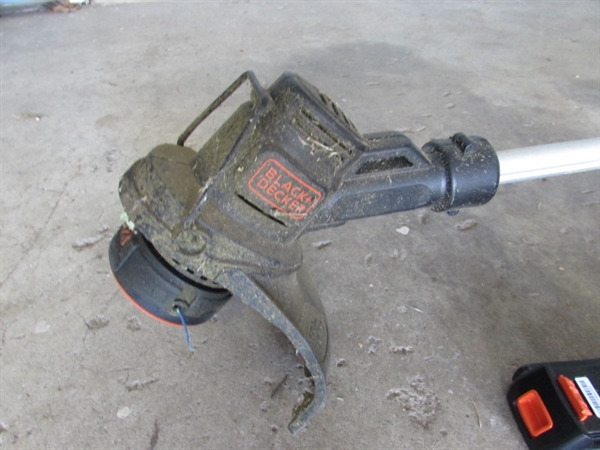 BLACK & DECKER 20 VOLT WEED TRIMMER WITH 2 BATTERIES & CHARGER (WORKS)
