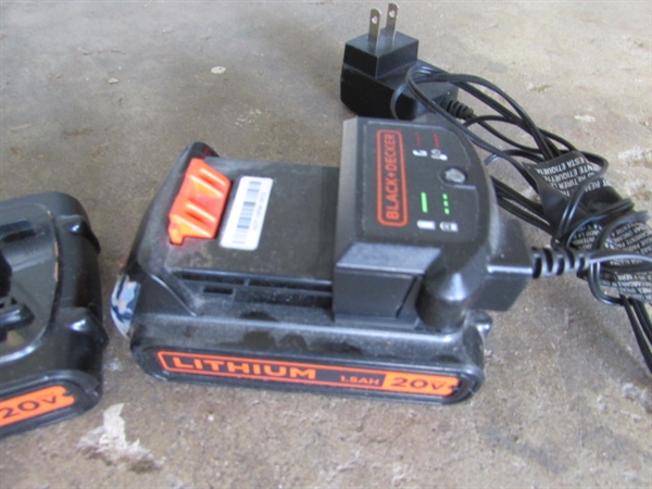 BLACK & DECKER 20 VOLT WEED TRIMMER WITH 2 BATTERIES & CHARGER (WORKS)