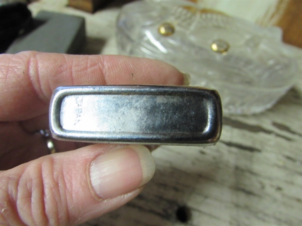 POCKET KNIVES, STRAIGHT RAZOR, LIGHTER IN A GLASS TRINKET BOX