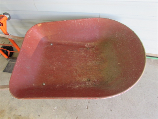 CONVERTIBLE HAND TRUCK/CART & WHEELBARROW (TIRE IS FLAT)
