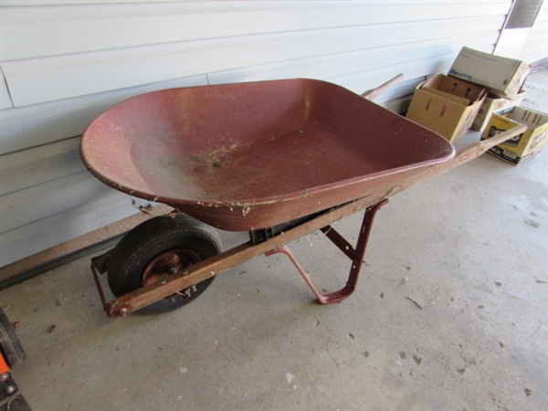 CONVERTIBLE HAND TRUCK/CART & WHEELBARROW (TIRE IS FLAT)