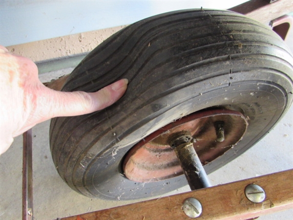CONVERTIBLE HAND TRUCK/CART & WHEELBARROW (TIRE IS FLAT)