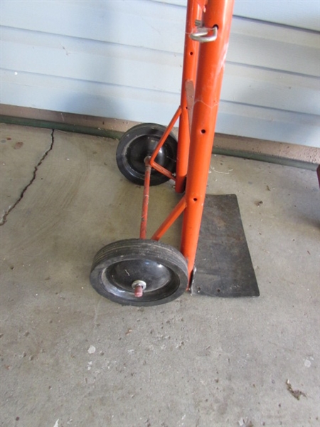 CONVERTIBLE HAND TRUCK/CART & WHEELBARROW (TIRE IS FLAT)