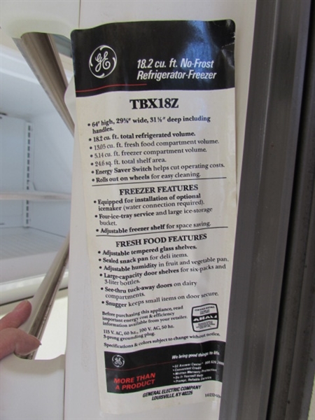 GE 18.2 CU FT REFRIGERATOR WITH FROST-FREE FREEZER - WORKS GREAT