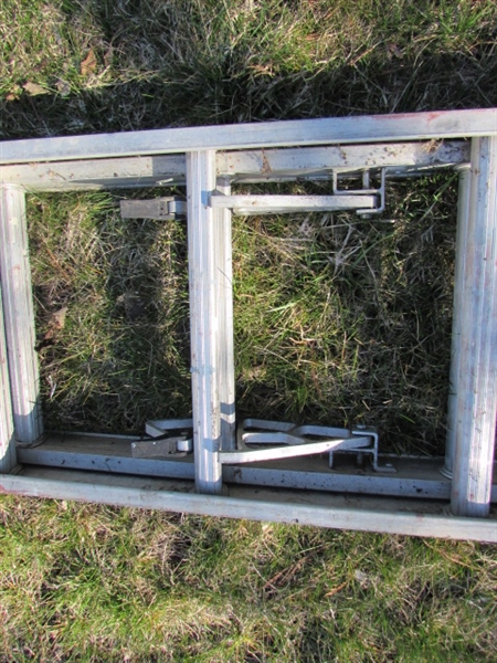 13' WERNER EXTENSION LADDER