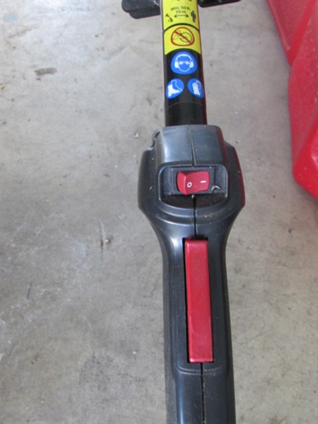CRAFTSMAN GAS-POWERED WEED WACKER HAS GOOD COMPRESSION