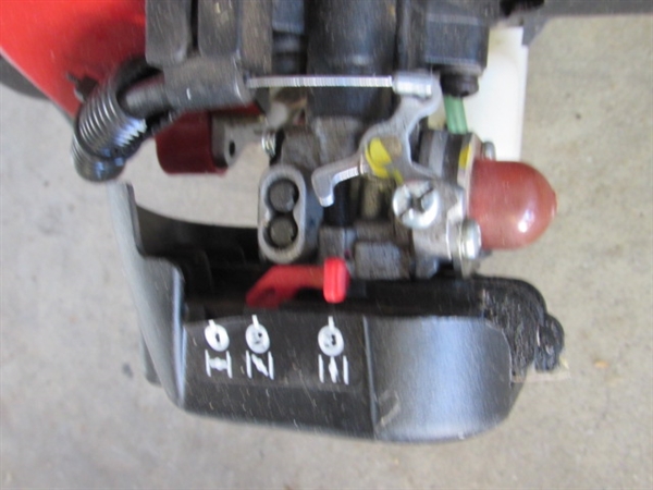 CRAFTSMAN GAS-POWERED WEED WACKER HAS GOOD COMPRESSION