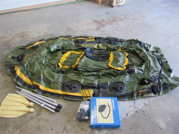 NEW SEVYLOR 280 INFLATABLE FISHING BOAT W/PADDLES, MANUAL & AIR PUMP