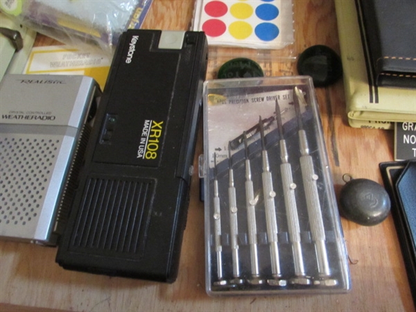 CONTENTS OF 2 DRAWERS