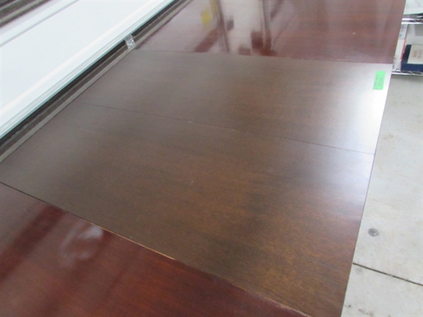 VINTAGE BERNHARDT TWIN PEDESTAL MAHOGANY DINING TABLE W/2 LEAFS