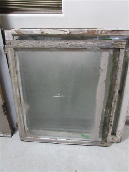 5 VINTAGE SINGLE PANE WOOD FRAME WINDOWS