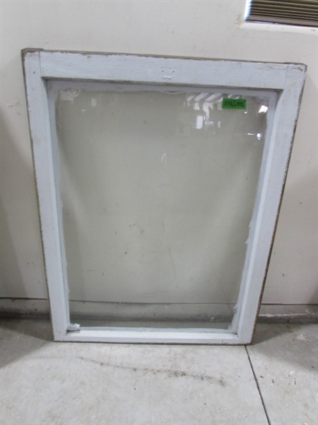 5 VINTAGE SINGLE PANE WOOD FRAME WINDOWS
