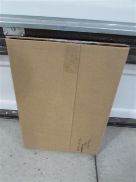 WALL MOUNT BATHROOM CABINET W/TOWEL BAR & 2 NEW TOILET SEATS