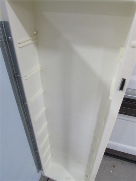 2 WALL MOUNT MEDICINE CABINETS W/BEVELED MIRRORS - 1 CORNER MOUNT