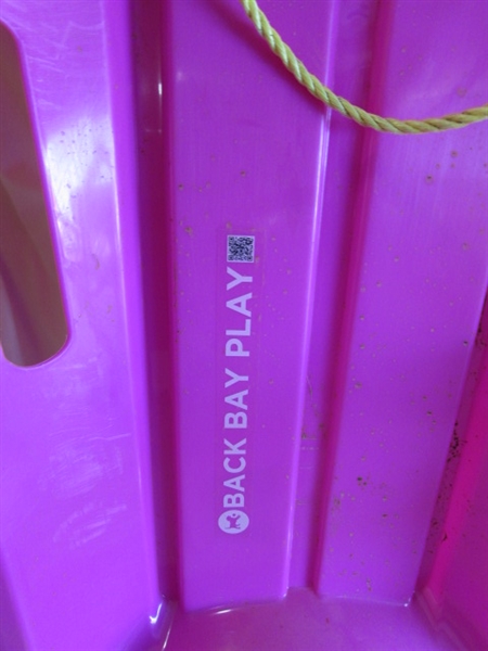 2 PLASTIC SLEDS