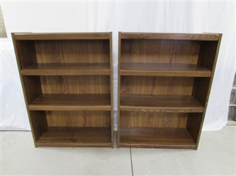 PAIR OF SMALL BOOKSHELVES