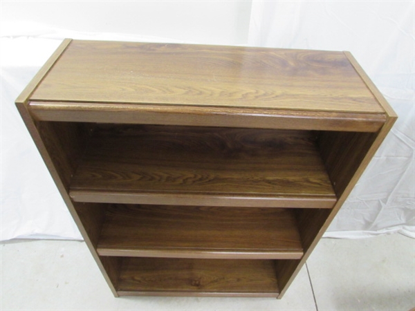 PAIR OF SMALL BOOKSHELVES