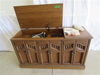 VINTAGE SEARS CONSOLE STEREO SYSTEM - RECORD PLAYER, 8-TRACK, RADIO