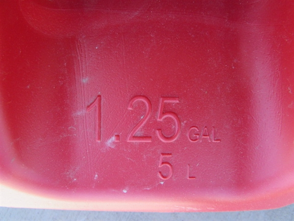 FUEL CANS, OIL PAN & OIL CAN