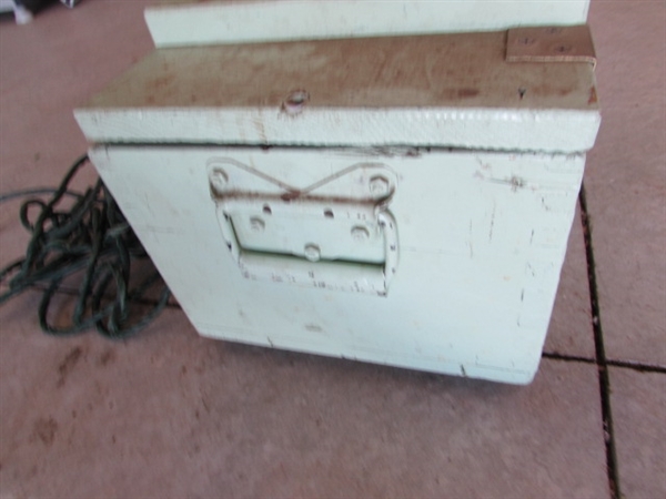 WOODEN STORAGE BOX W/EXTENSION CORDS & DROP/SHOP LIGHTS