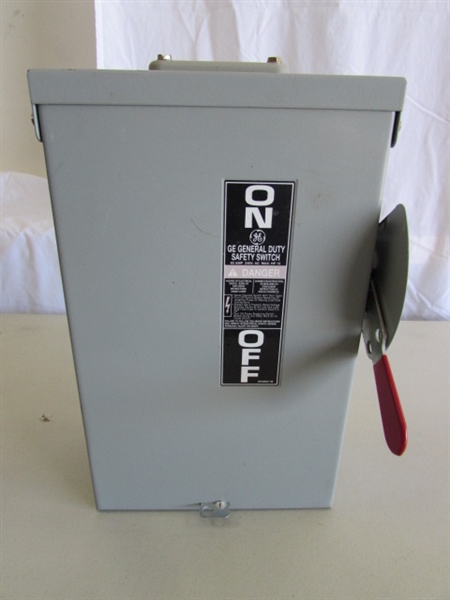 ELECTRIC WATER PIPE HEAT CABLE & GE GENERAL DUTY SAFETY SWITCH BOX