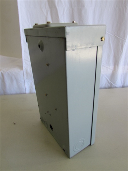 ELECTRIC WATER PIPE HEAT CABLE & GE GENERAL DUTY SAFETY SWITCH BOX