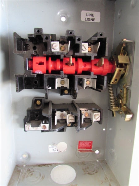 ELECTRIC WATER PIPE HEAT CABLE & GE GENERAL DUTY SAFETY SWITCH BOX