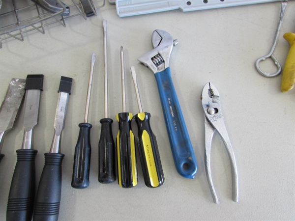 ELECTRIC SANDERS & ASSORTED HAND TOOLS