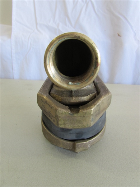 1.5 BRASS PITLESS PUMP ADAPTER
